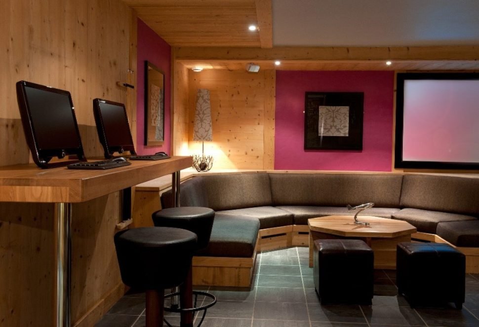 Aspen Hot Tub Suite 6 in Val d`Isere