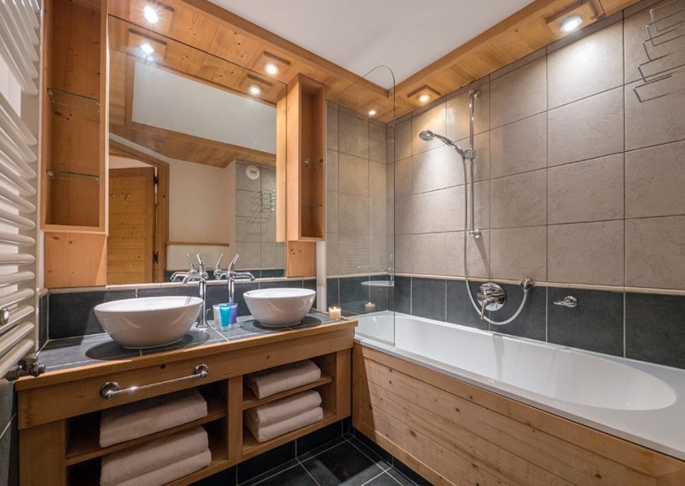 Aspen Hot Tub Suite 8 in Val d`Isere