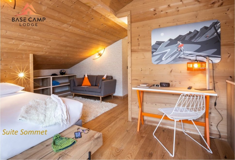 Hotel Base Camp Lodge in Bourg St Maurice